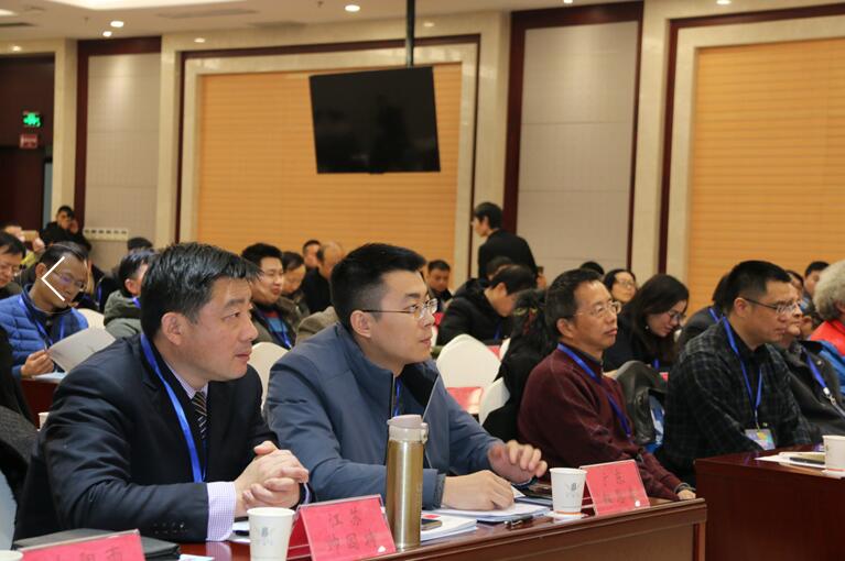 给排水专委会联合举办“湖北省太阳能 空气能热水及供暖新技术交流会”