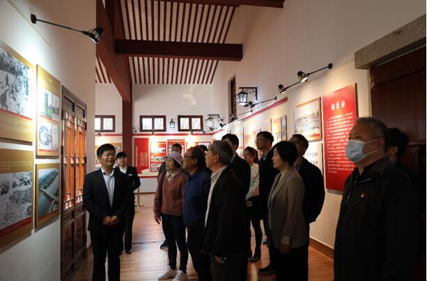 武汉土木建筑学会召开2023年度秘书长工作会议暨国防教育主题党日活动
