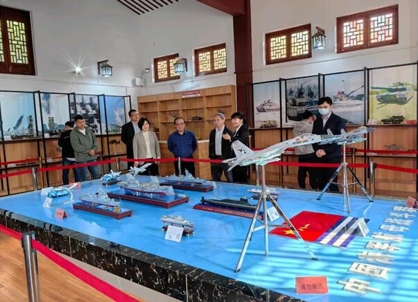 武汉土木建筑学会召开2023年度秘书长工作会议暨国防教育主题党日活动